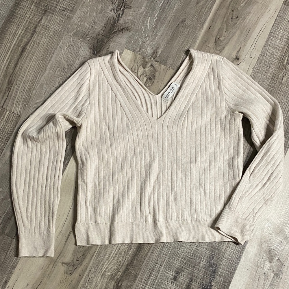 Abercrombie & Fitch Soft Cream Knit Ribbed Sweater V Neck